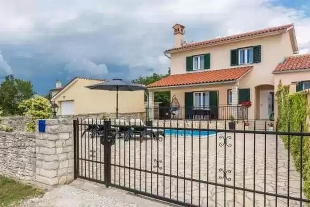 Holiday home Family Friendly House With A Swimming Pool Kanfanar, Istria - Sredisnja Istra - 24042 Kanfanar